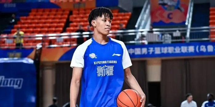 500彩票网-格兰建队真有一套!四小将被挖掘各显神通,防守体系也搭建完毕|新疆|广东|曲笑宇|葛浩然|冯傲_新浪体育_新浪新闻