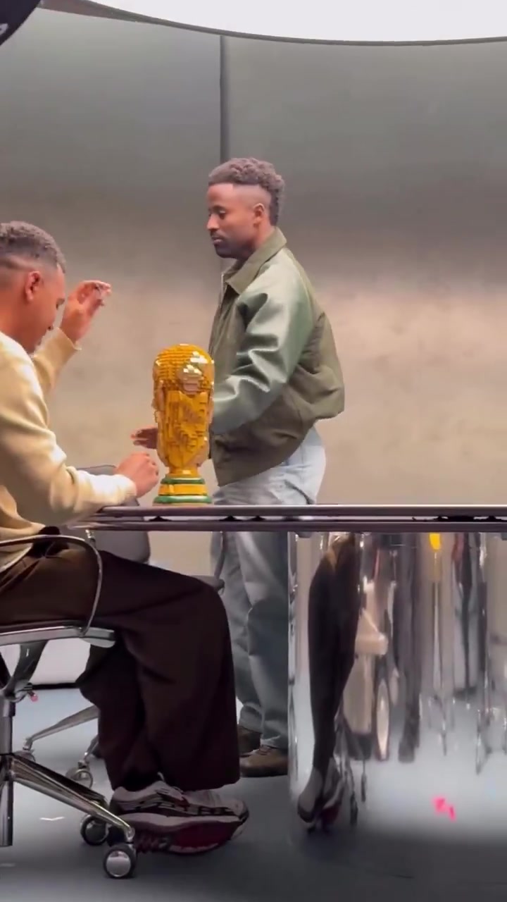 500彩票网赛事集团-世纪广告！马卡：维尼修斯替身晒花絮 4位巨星是否同时在场引猜测